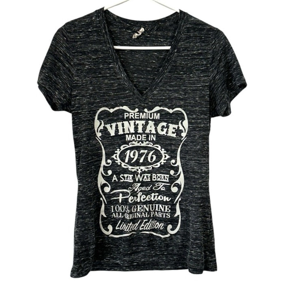 1976 Birth Year Graphic T-shirt Size Large